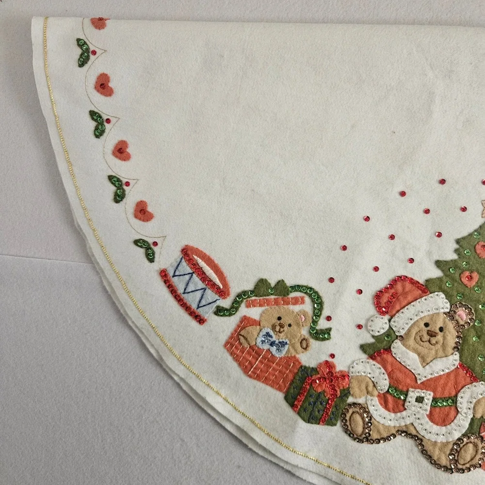 Vintage Felt Applique Christmas Tree Skirt Santa Teddy Bear Sequin White 35